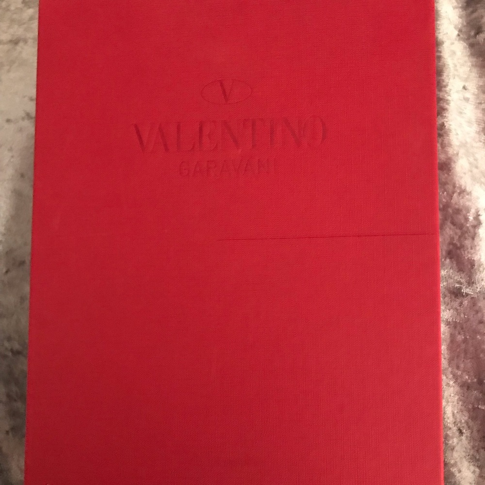 Valentino Sneakers - Picture 2 of 4